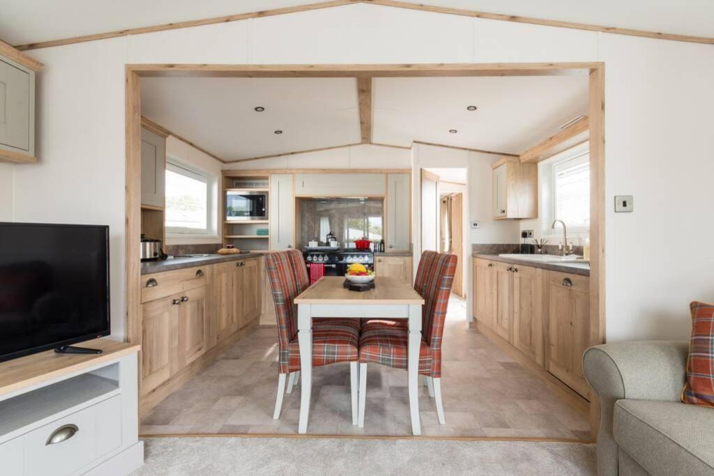 The Warren Vila South Cerney Exterior foto