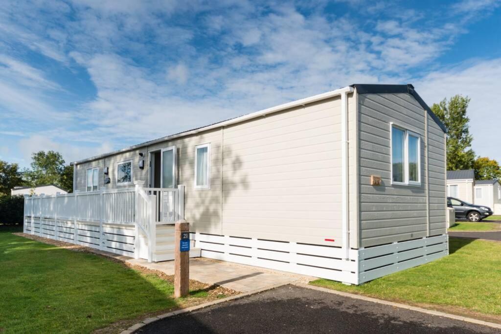 The Warren Vila South Cerney Exterior foto