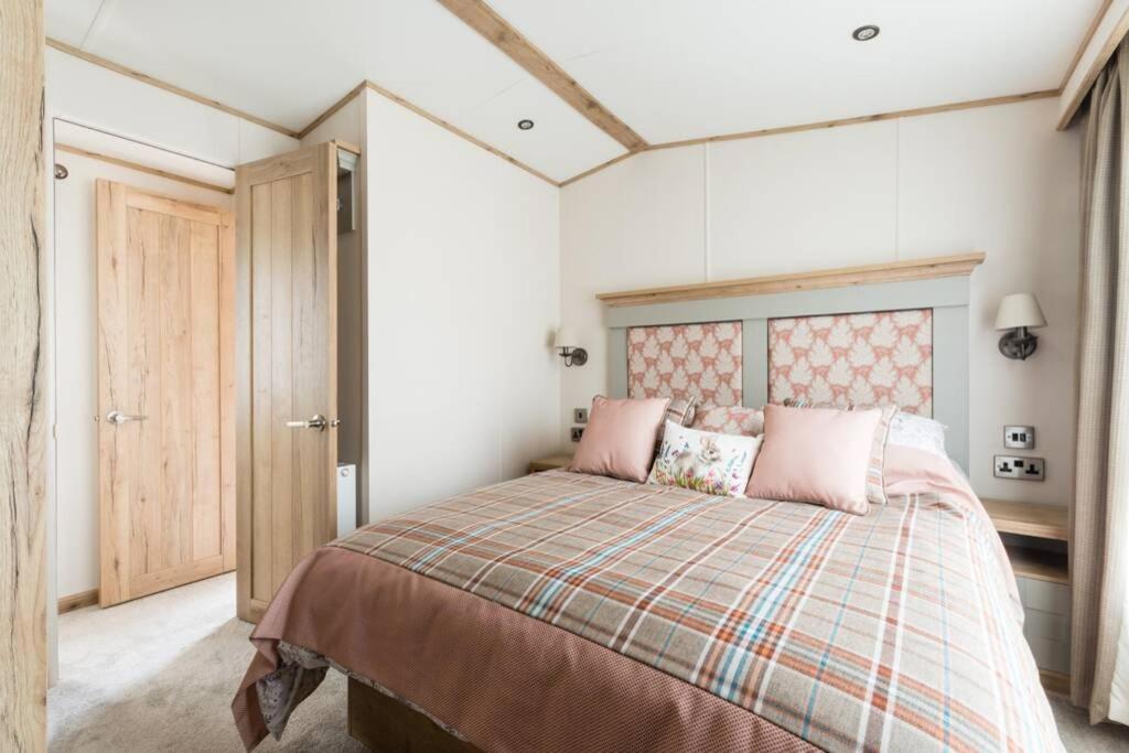 The Warren Vila South Cerney Exterior foto