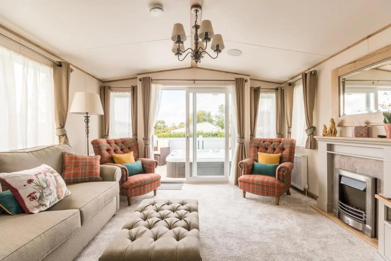 The Warren Vila South Cerney Exterior foto